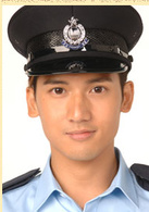 學警出更