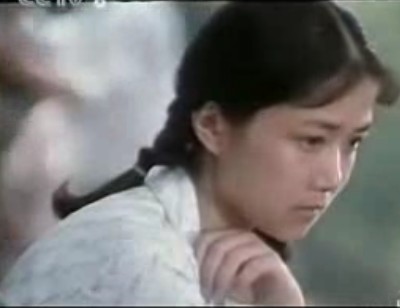 《女大學生宿舍》中飾主角匡亞蘭