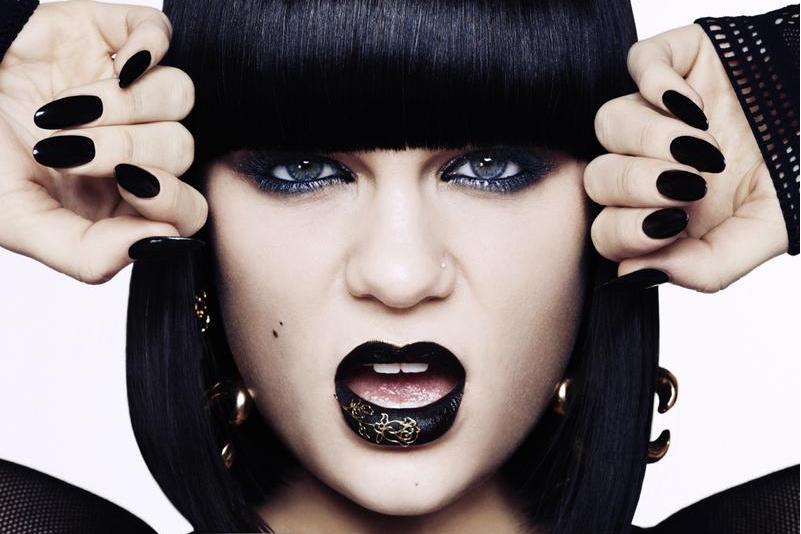 L.O.V.E.(Jessie J演唱的歌曲) L.O.V.E.(Jessie J演唱的歌曲)