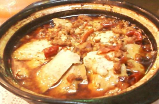 紅湯砂鍋豆腐
