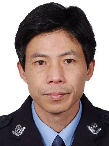 李開祥(普定縣人民政府副縣長、公安局局長) 李開祥(普定縣人民政府副縣長、公安局局長)