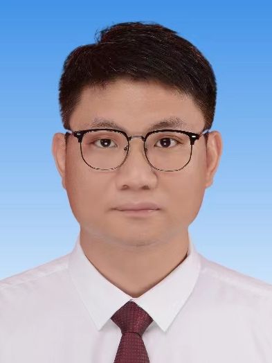 鄧亮(新疆維吾爾自治區克孜勒蘇柯爾克孜自治州財政局黨組成員、副局長) 鄧亮(新疆維吾爾自治區克孜勒蘇柯爾克孜自治州財政局黨組成員、副局長)