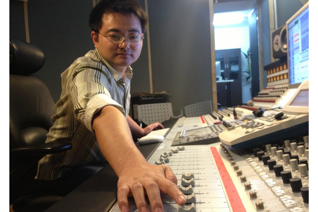 華偉(廣西藝術學院音樂學院錄音藝術系主任) 華偉(廣西藝術學院音樂學院錄音藝術系主任)