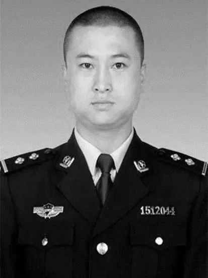 林濤(內蒙古自治區烏蘭監獄原民警) 林濤(內蒙古自治區烏蘭監獄原民警)