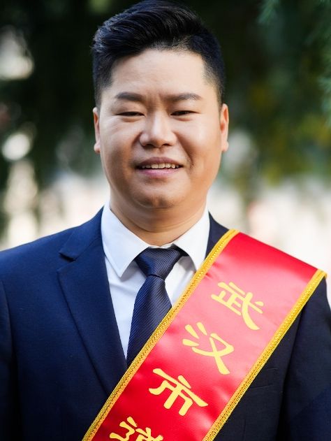 余進文(武漢工程科技學院藝術與傳媒學院輔導員、武漢工程科技學院志願者) 余進文(武漢工程科技學院藝術與傳媒學院輔導員、武漢工程科技學院志願者)