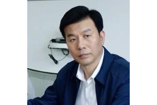 盧新華(電視劇《江河水》中的角色) 盧新華(電視劇《江河水》中的角色)