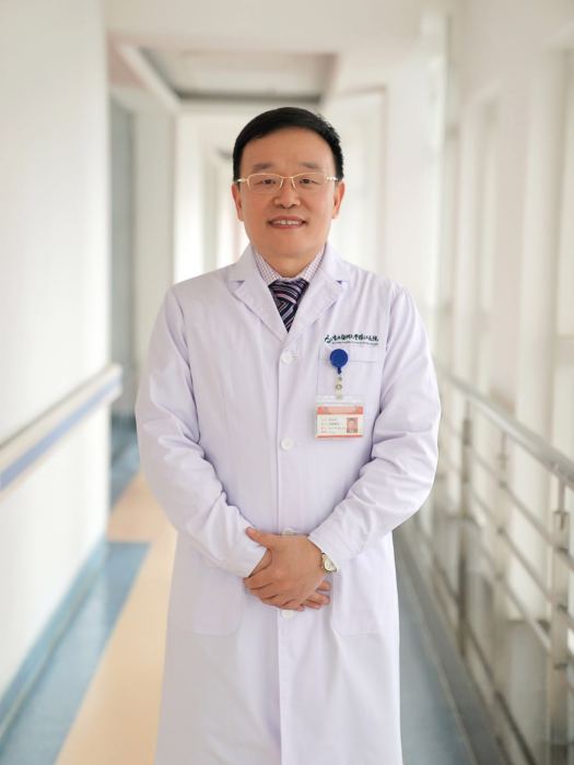 李永賀(南方醫科大學珠江醫院耳鼻咽喉中心副主任) 李永賀(南方醫科大學珠江醫院耳鼻咽喉中心副主任)