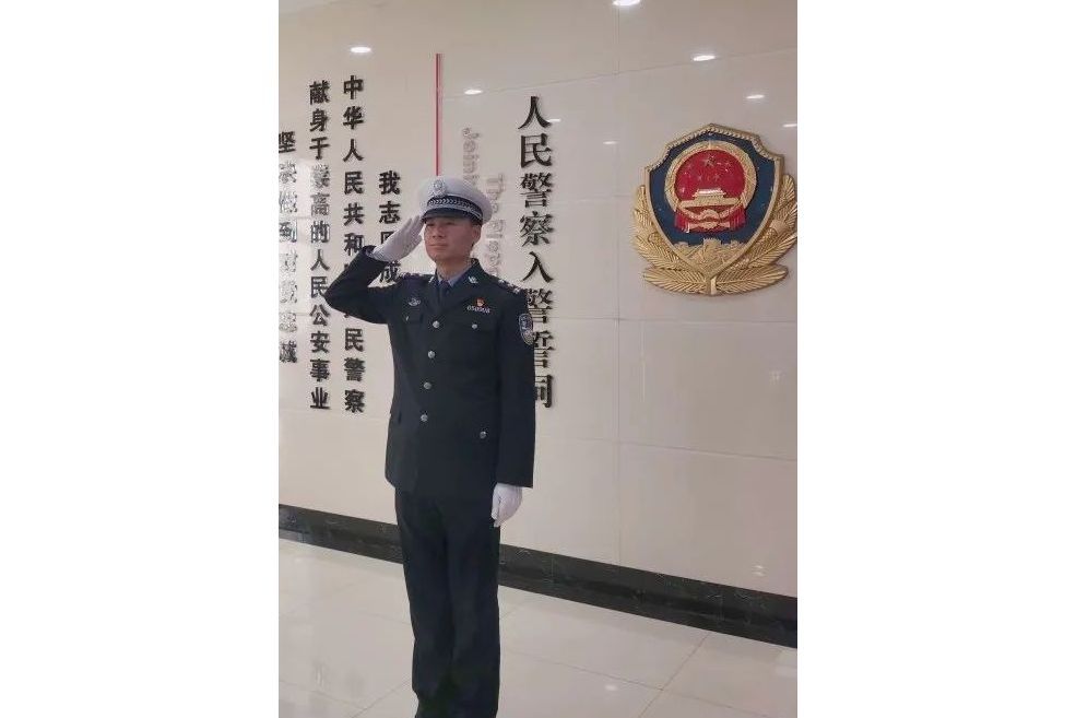 陳昭(黑龍江省佳木斯市公安局交通警察支隊黨委委員、副支隊長) 陳昭(黑龍江省佳木斯市公安局交通警察支隊黨委委員、副支隊長)