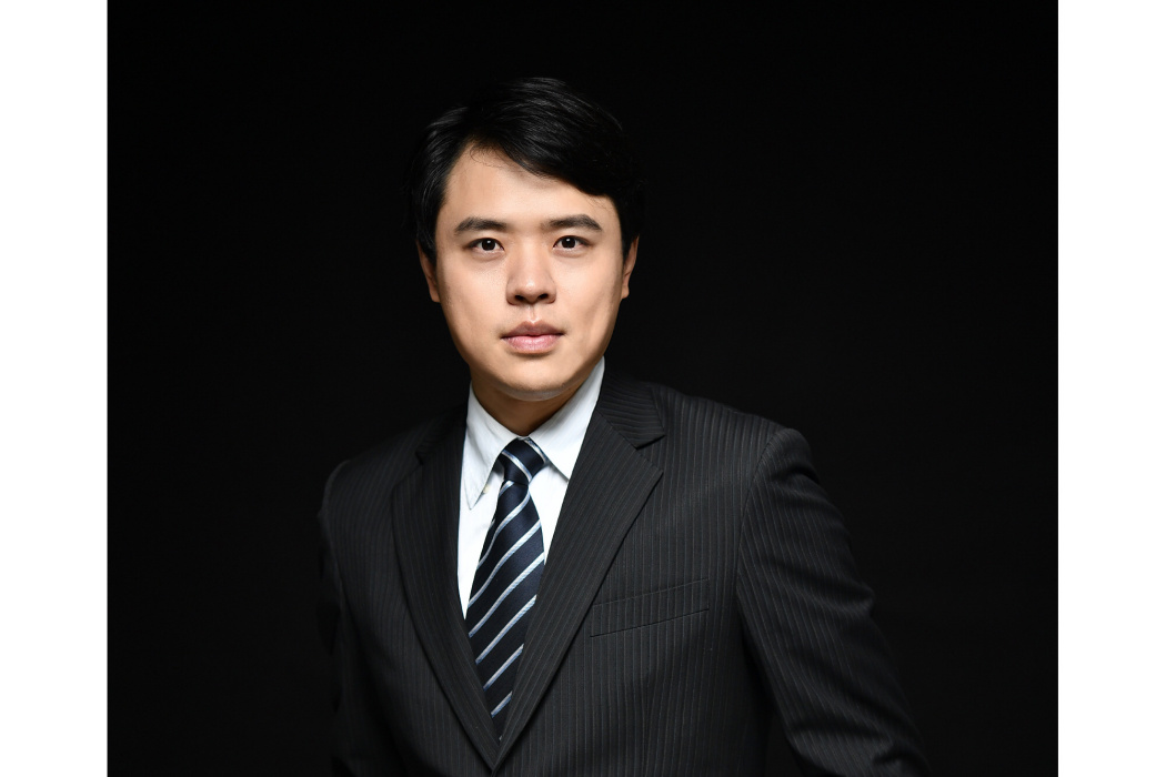 韓健(上海外國語大學英語語言文學專業博士) 韓健(上海外國語大學英語語言文學專業博士)