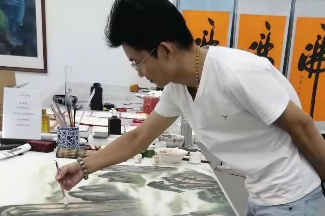 張世隆(中國書法家協會會員) 張世隆(中國書法家協會會員)