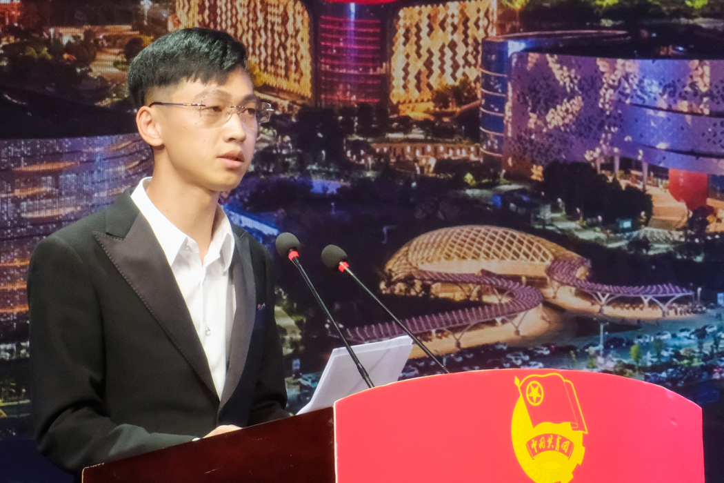 吳克華(源之宇宙(福建)科技集團有限公司執行董事兼總裁) 吳克華(源之宇宙(福建)科技集團有限公司執行董事兼總裁)