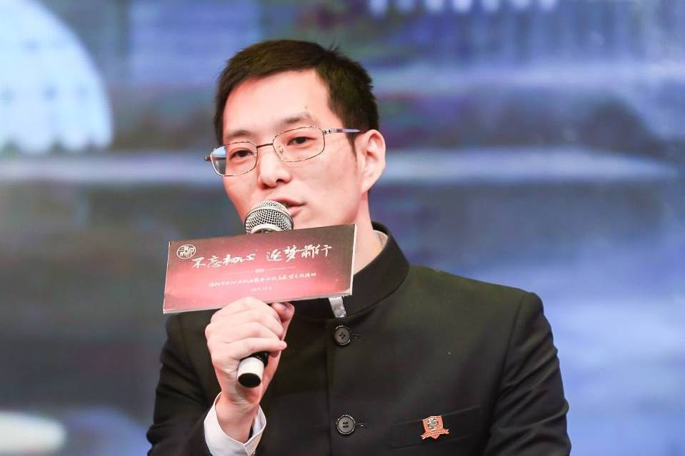 許炳(上海華訊科技創業中心理事長) 許炳(上海華訊科技創業中心理事長)