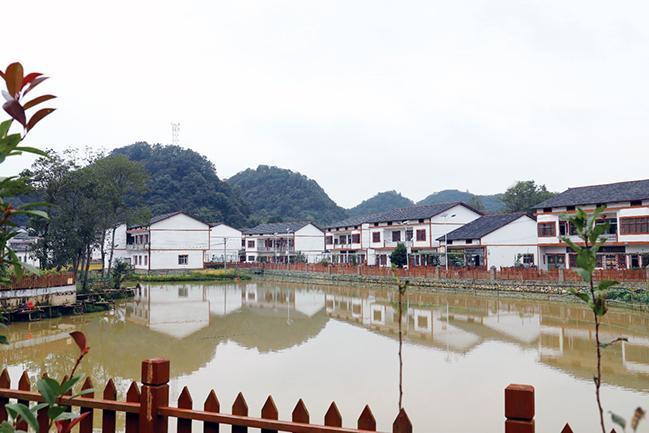 平田村(貴州省安順市西秀區楊武鄉下轄村) 平田村(貴州省安順市西秀區楊武鄉下轄村)