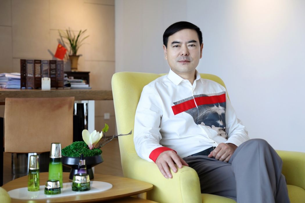鄭春穎(上海自然堂集團有限公司董事長) 鄭春穎(上海自然堂集團有限公司董事長)