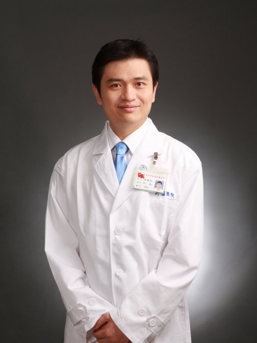 羅曉陽(復旦大學附屬腫瘤醫院胸外科副主任醫師) 羅曉陽(復旦大學附屬腫瘤醫院胸外科副主任醫師)