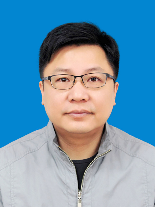 張荀(湖北省鹹寧市審計局總審計師) 張荀(湖北省鹹寧市審計局總審計師)