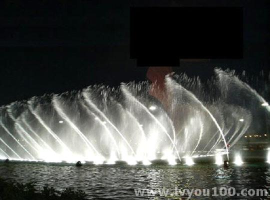 南灣人工湖音樂噴泉