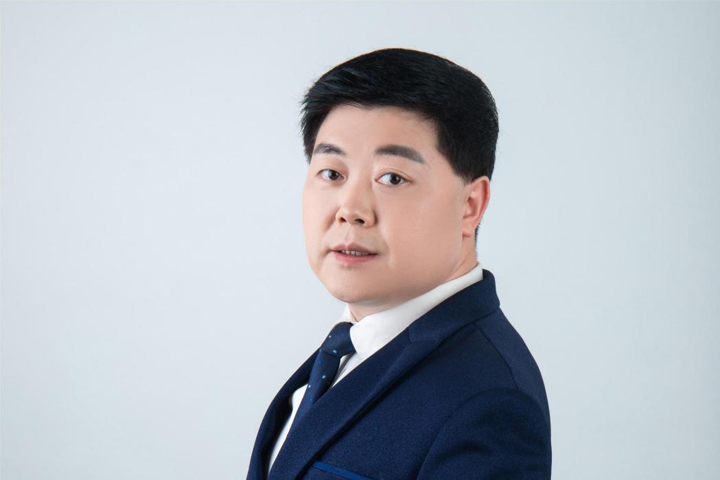 何紹群(雨下(營養小鎮科普電視動畫總導演、總編劇及製片人)) 何紹群(雨下(營養小鎮科普電視動畫總導演、總編劇及製片人))