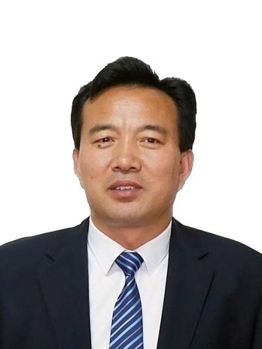 王騰香(山東省菏澤市單縣教育和體育局黨組成員、單縣一中校長) 王騰香(山東省菏澤市單縣教育和體育局黨組成員、單縣一中校長)