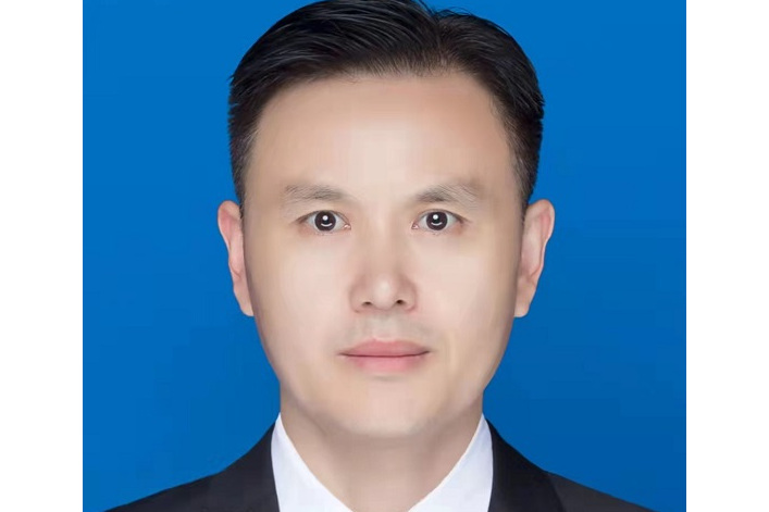 馬偉(江蘇省連雲港市委審計委員會辦公室主任,市審計局黨組書記、局長) 馬偉(江蘇省連雲港市委審計委員會辦公室主任,市審計局黨組書記、局長)