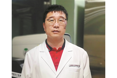李鋒(廣州醫科大學附屬市八醫院傳染病研究所副所長,研究員) 李鋒(廣州醫科大學附屬市八醫院傳染病研究所副所長,研究員)