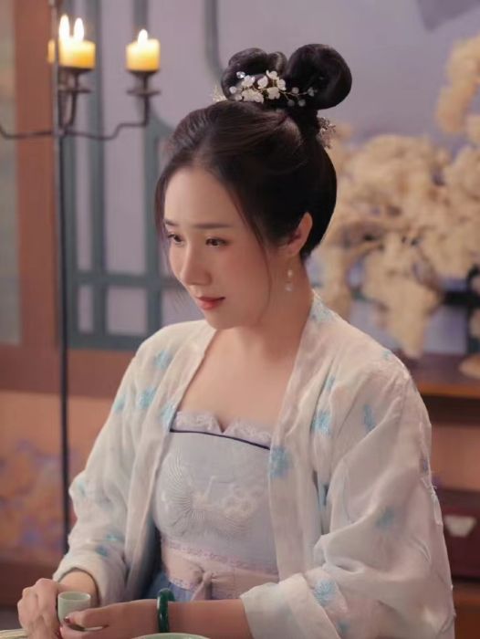 婉婉(網路微短劇《廢柴小仵作》中的角色) 婉婉(網路微短劇《廢柴小仵作》中的角色)