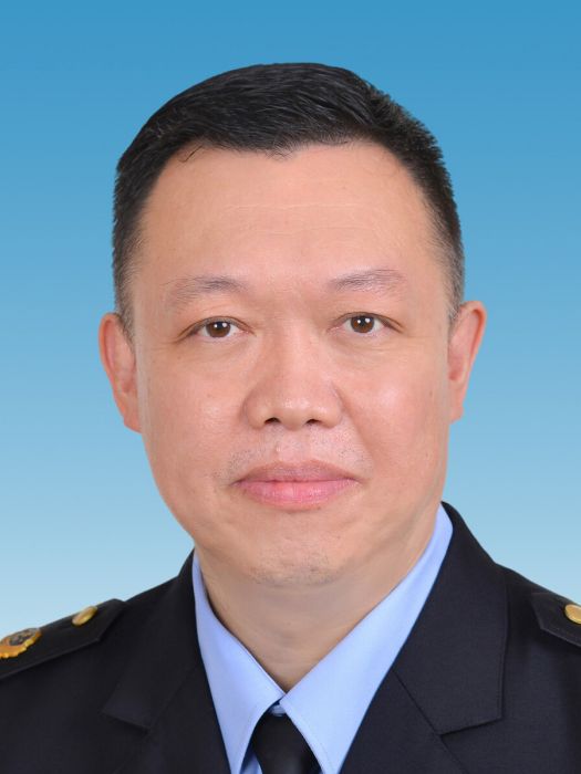 盧鼎(廣州市番禺區市場監督管理局(知識產權局)黨組書記、局長、一級調研員、機關黨委書記) 盧鼎(廣州市番禺區市場監督管理局(知識產權局)黨組書記、局長、一級調研員、機關黨委書記)