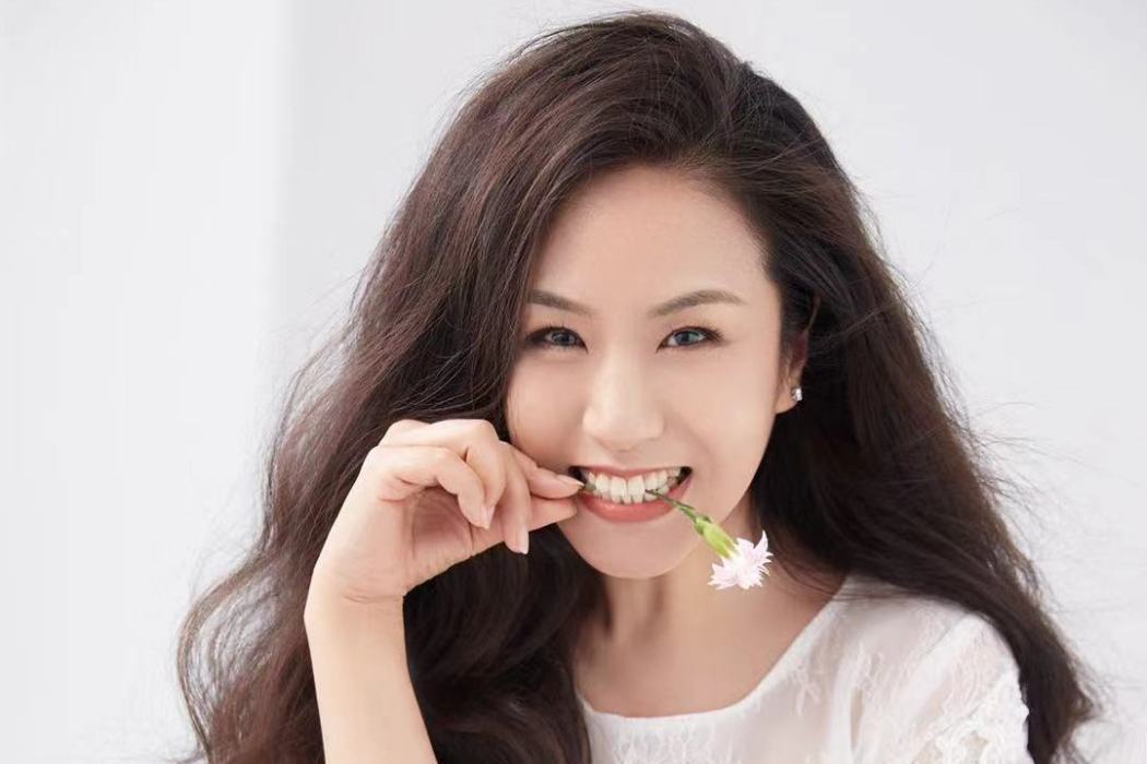 吳迪(中國女導演、製片人、演員、八一電影製片廠電視部策劃室主任) 吳迪(中國女導演、製片人、演員、八一電影製片廠電視部策劃室主任)