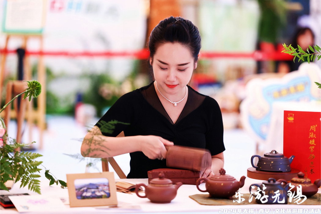 周淑媛(全國輕工技術能手、工藝美術師、宜興十佳青年陶藝家)