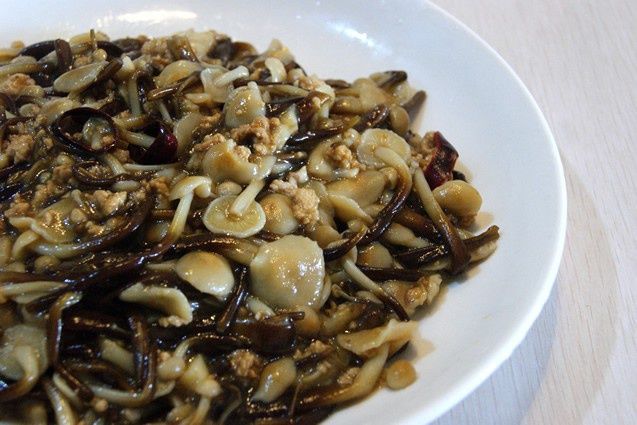 金針菇炒肉末 金針菇炒肉末