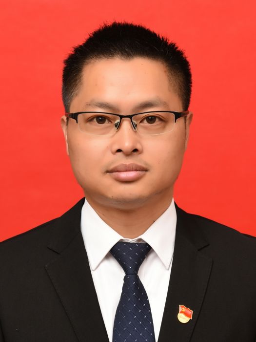 張國東(浙江省餘姚市人民政府房屋徵收管理中心黨組成員、副主任)