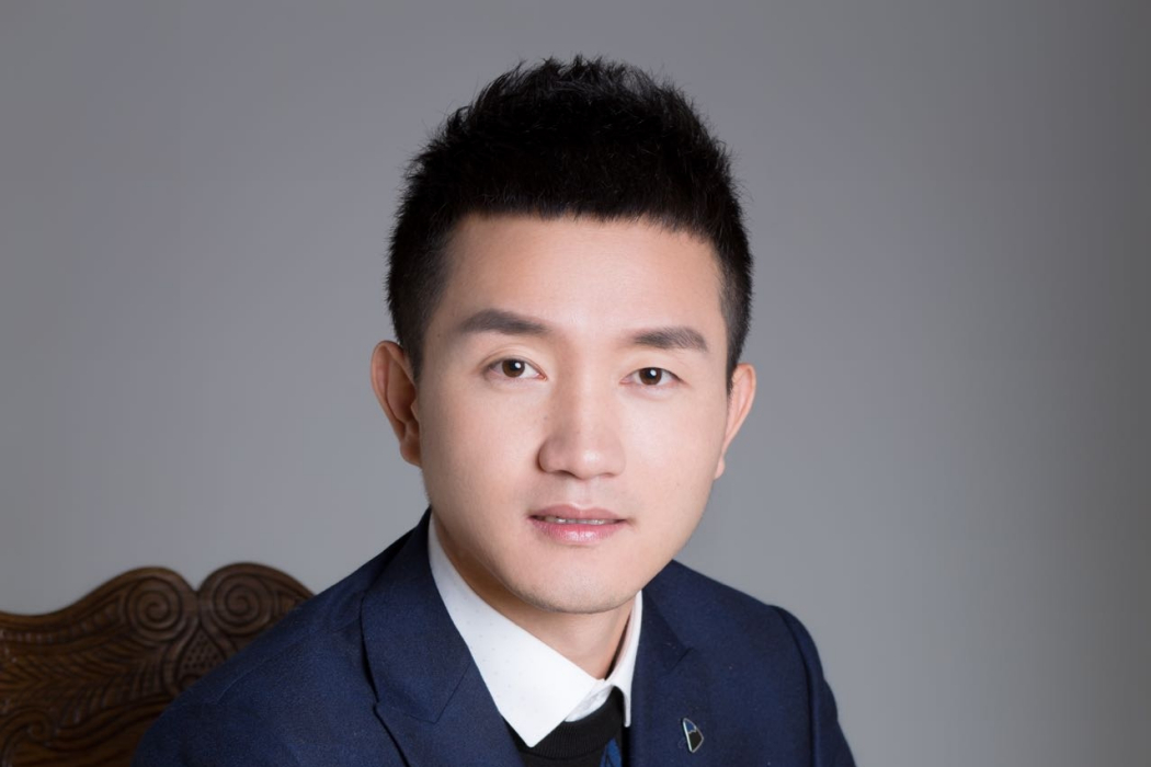 羅俊(廣盈控股集團有限公司董事長,江西省慈善總會副會長) 羅俊(廣盈控股集團有限公司董事長,江西省慈善總會副會長)