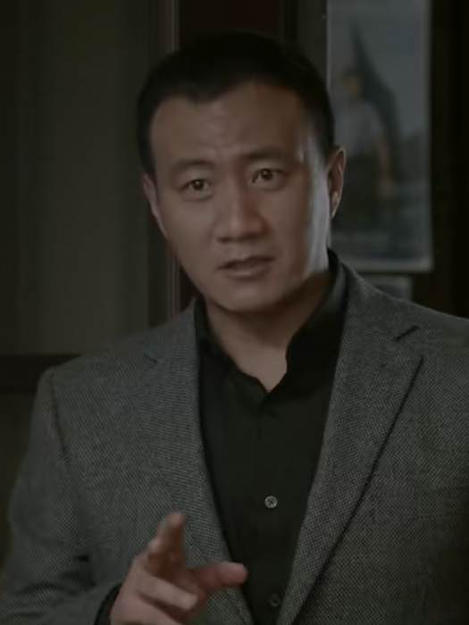 曹楠(《風暴》中由胡軍飾演的反派角色) 曹楠(《風暴》中由胡軍飾演的反派角色)