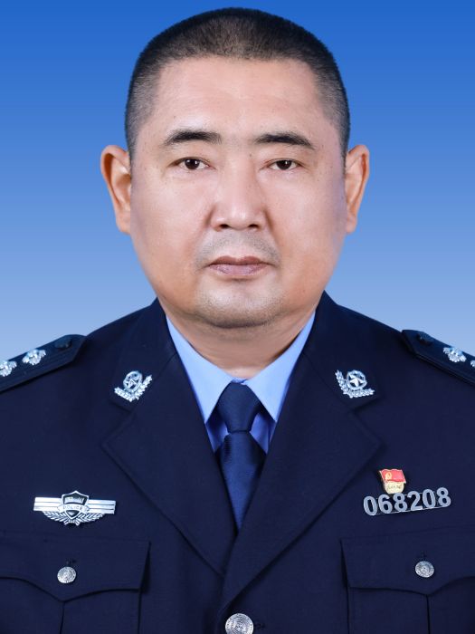 胡興(四川省涼山彝族自治州越西縣人民政府副縣長、越西縣公安局局長) 胡興(四川省涼山彝族自治州越西縣人民政府副縣長、越西縣公安局局長)