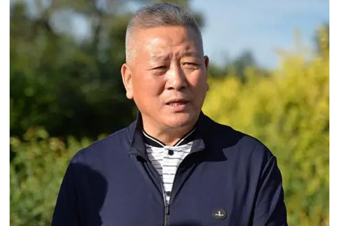 胡占軍(第十四屆全國人大代表,朔州市晟源蔬菜專業合作社理事長) 胡占軍(第十四屆全國人大代表,朔州市晟源蔬菜專業合作社理事長)