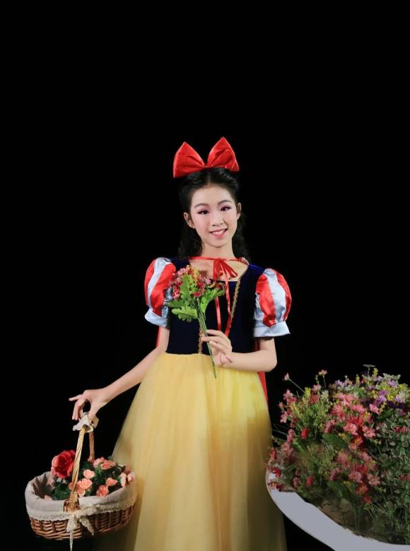 白雪公主(江西文演演出院線首部自製兒童舞台劇)