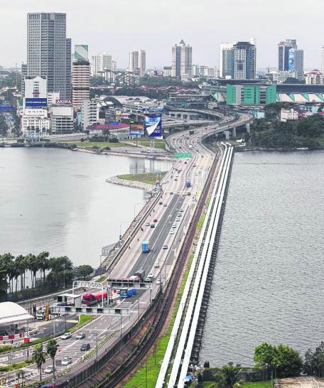 新柔長堤——柔佛連線新加坡通道（含鐵路、公路、自來水管）