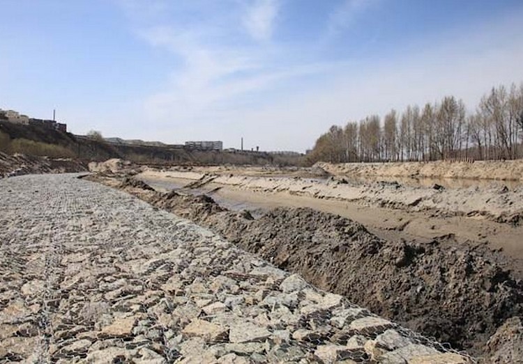 榆溪河堤防建設