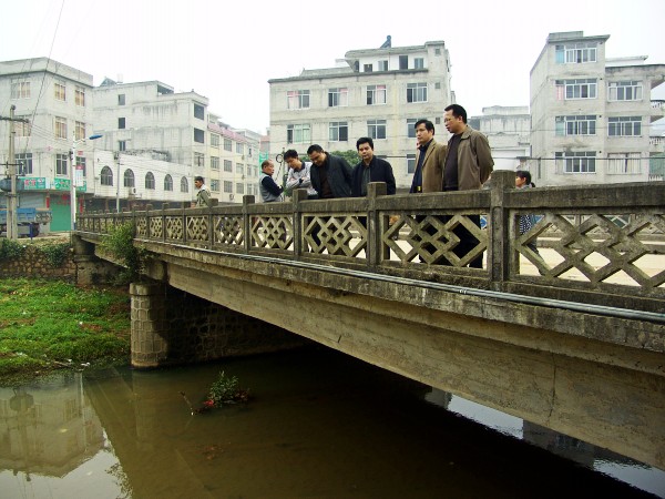 黃華河岑溪市南渡鎮境內的橋樑