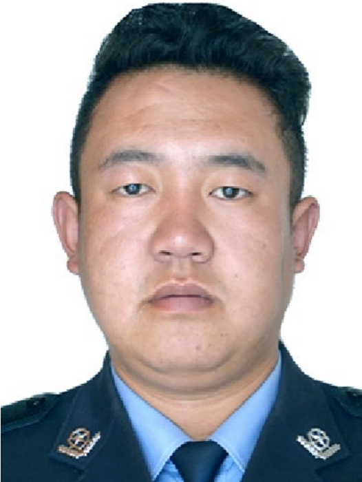 格桑多吉(四川省甘孜藏族自治州鄉城縣公安局黨委委員、副政委) 格桑多吉(四川省甘孜藏族自治州鄉城縣公安局黨委委員、副政委)