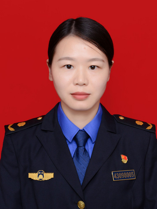 劉意(湖南省益陽市桃江縣城市管理行政執法局黨組成員、副局長) 劉意(湖南省益陽市桃江縣城市管理行政執法局黨組成員、副局長)