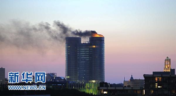 荷蘭拉博銀行“雙子塔”起火