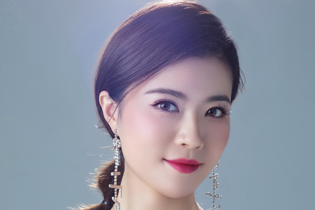 李娜(女歌手、瀋陽音樂學院教師)