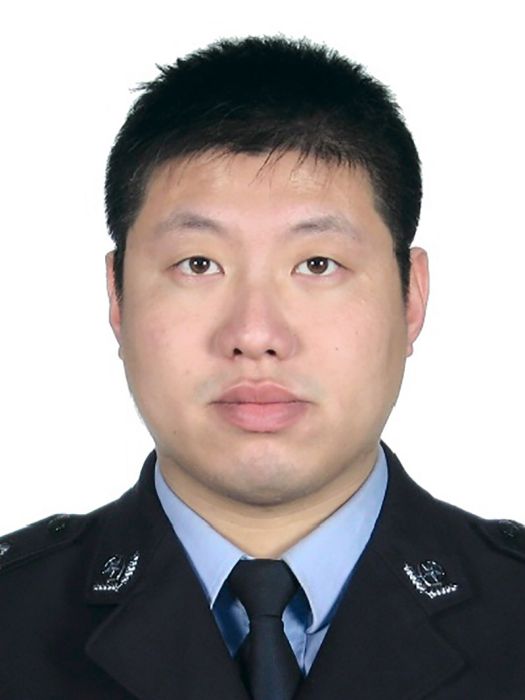 劉春雨(黑龍江省哈爾濱市公安局香坊分局成高子派出所原民警) 劉春雨(黑龍江省哈爾濱市公安局香坊分局成高子派出所原民警)