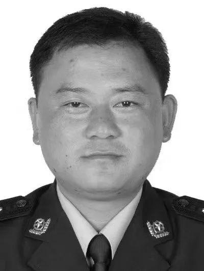 李江華(雲南省玉溪市元江縣公安局原一級警長) 李江華(雲南省玉溪市元江縣公安局原一級警長)