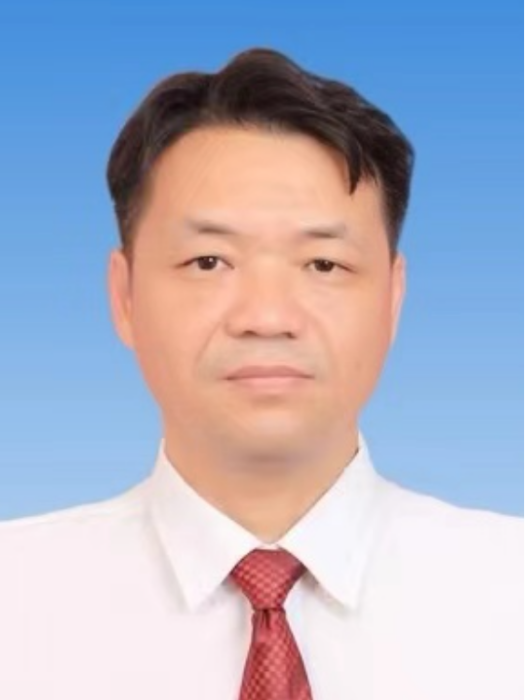趙雄(湖北省松滋市人力資源和社會保障局黨組成員、副局長) 趙雄(湖北省松滋市人力資源和社會保障局黨組成員、副局長)