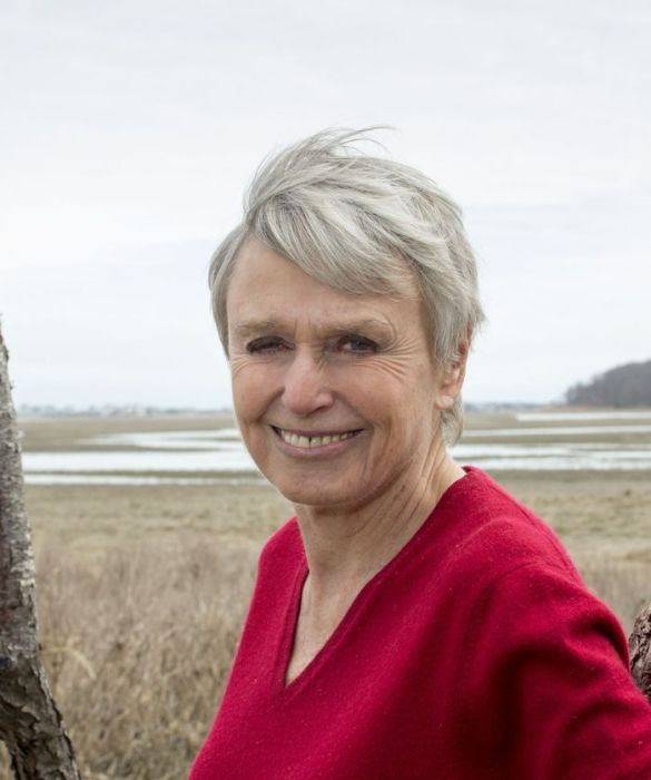 蘇珊·庫珀(Susan Cooper) 蘇珊·庫珀(Susan Cooper)