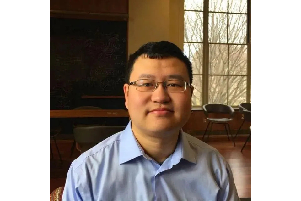孫鑫(北京大學北京國際數學研究中心長聘副教授) 孫鑫(北京大學北京國際數學研究中心長聘副教授)