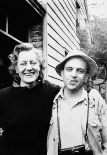 1946年，邱茉莉與愛潑斯坦在美國。