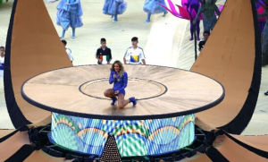 克勞迪婭·萊蒂在2014年巴西世界盃演唱主題歌